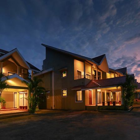 Treehouse Blue Hotel & Villas Colva Exterior photo