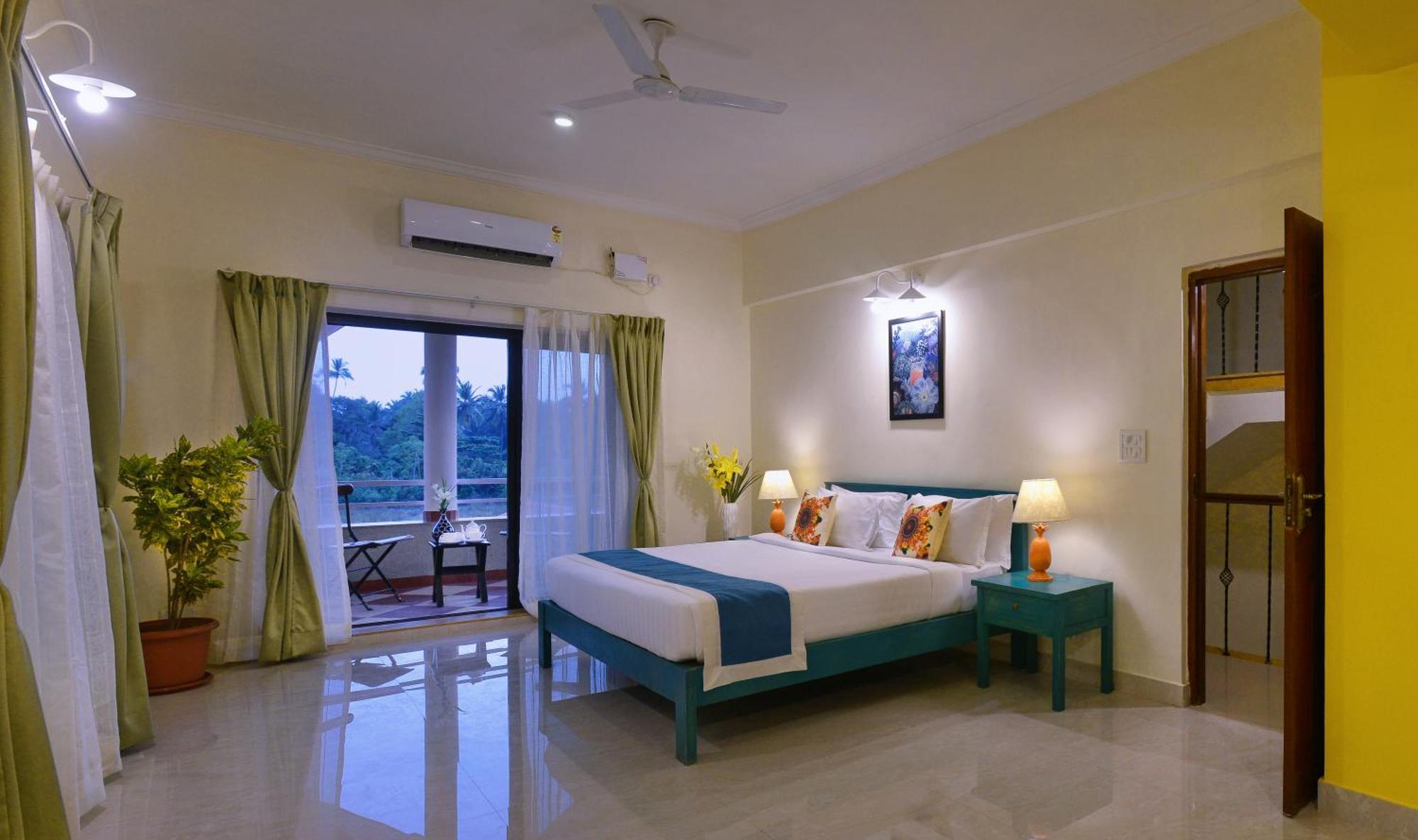 Treehouse Blue Hotel & Villas Colva Exterior photo