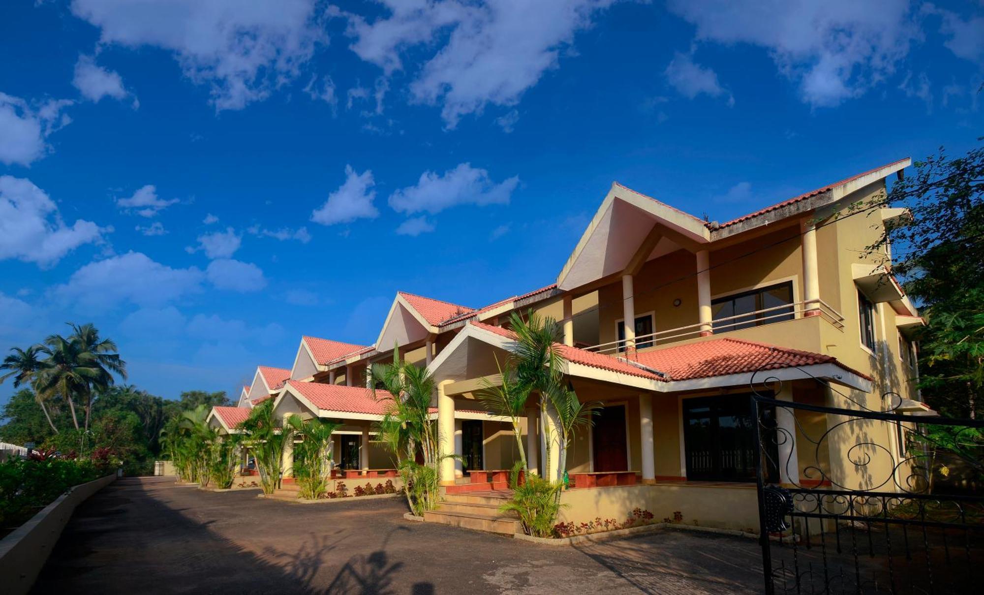 Treehouse Blue Hotel & Villas Colva Exterior photo