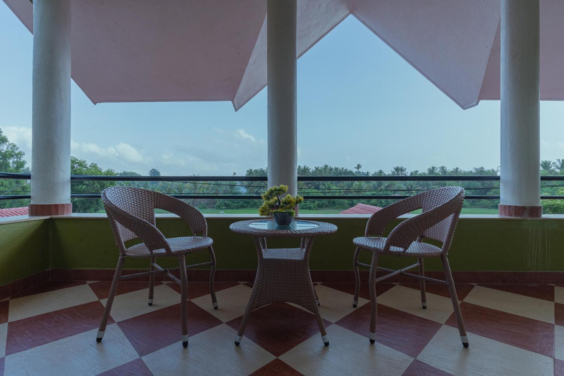 Treehouse Blue Hotel & Villas Colva Exterior photo