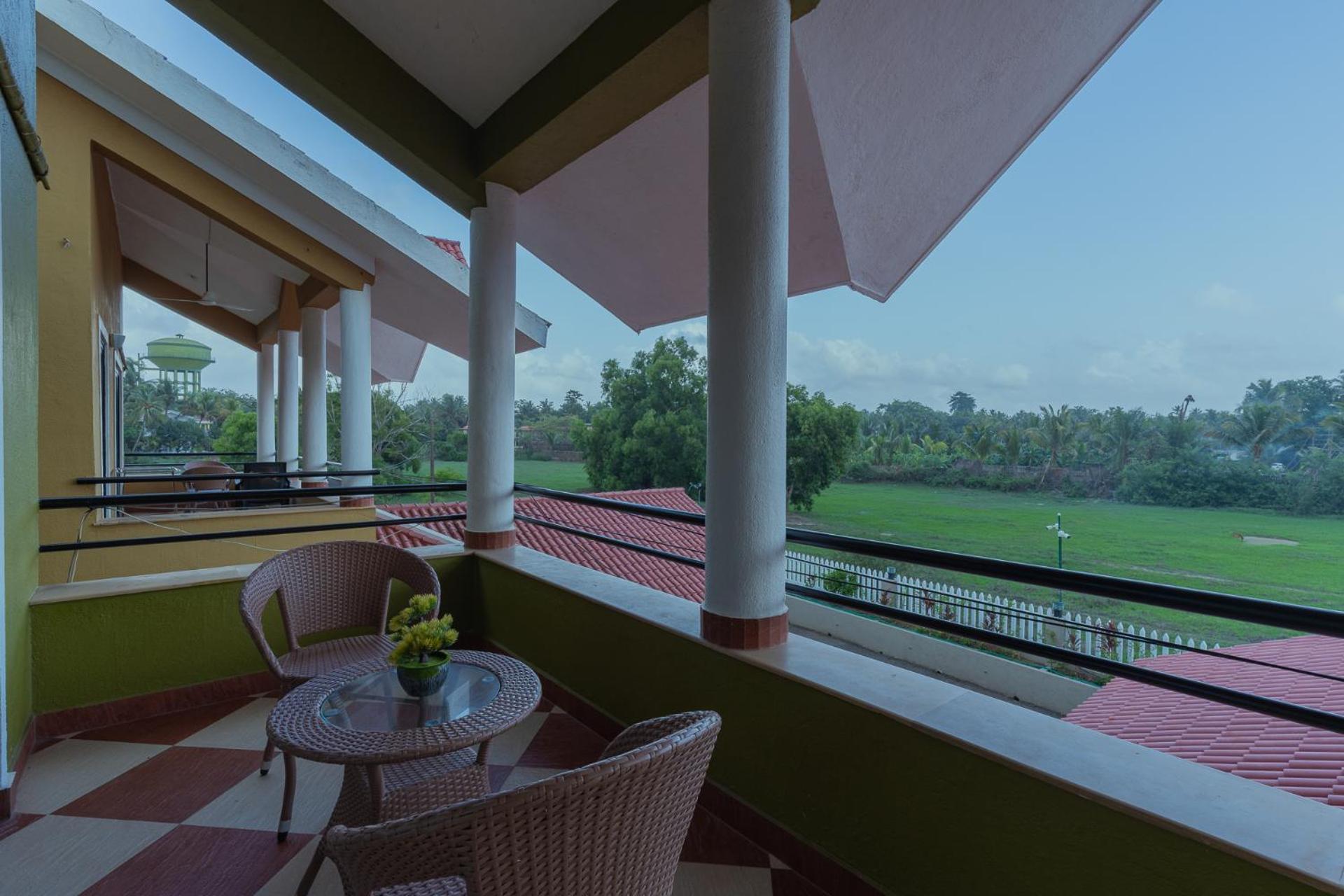 Treehouse Blue Hotel & Villas Colva Exterior photo
