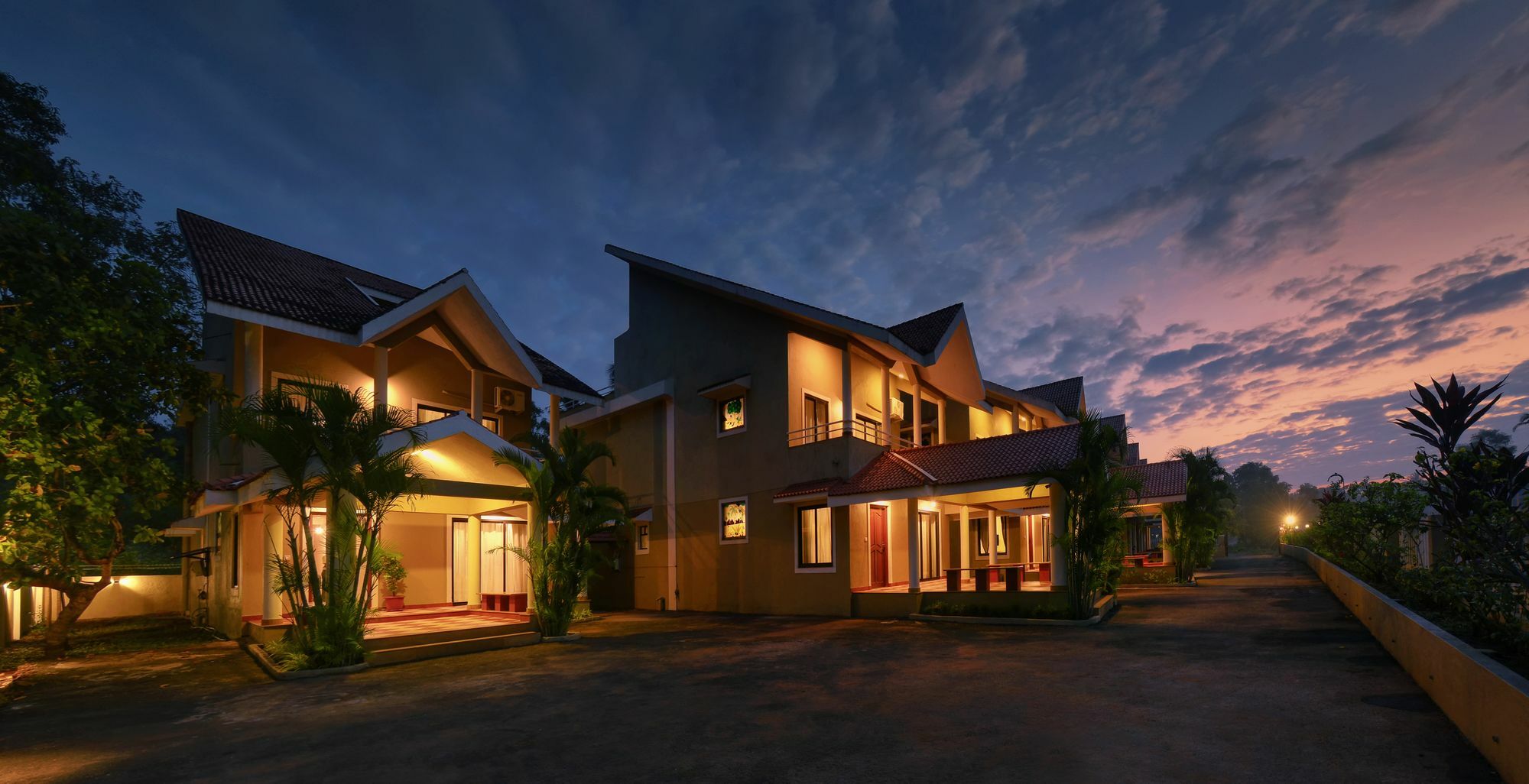 Treehouse Blue Hotel & Villas Colva Exterior photo